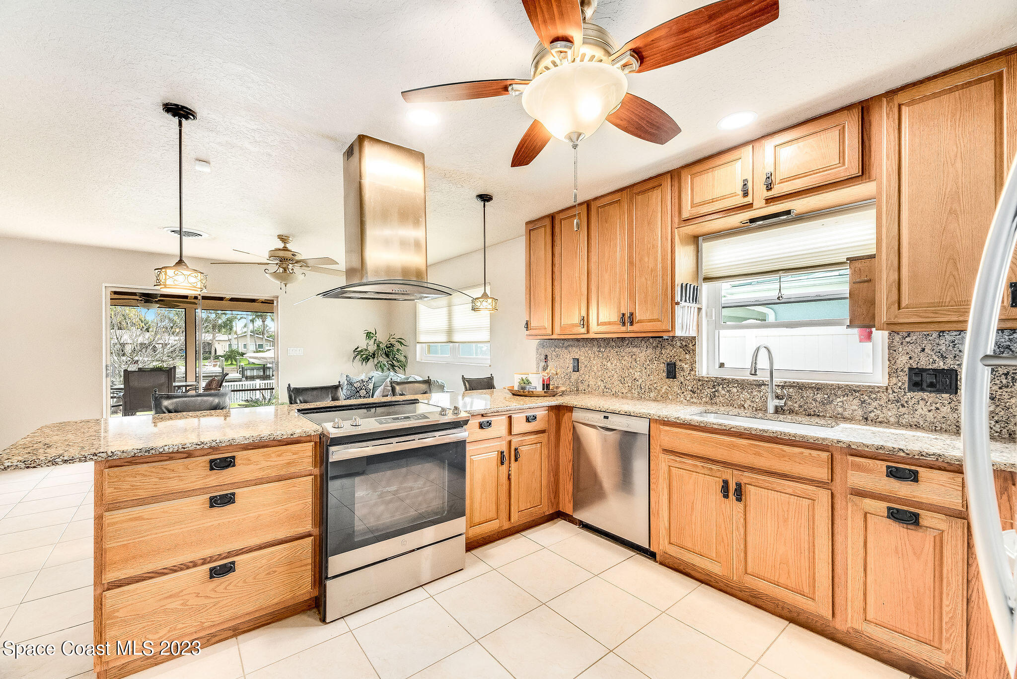 635 Kenwood Court
