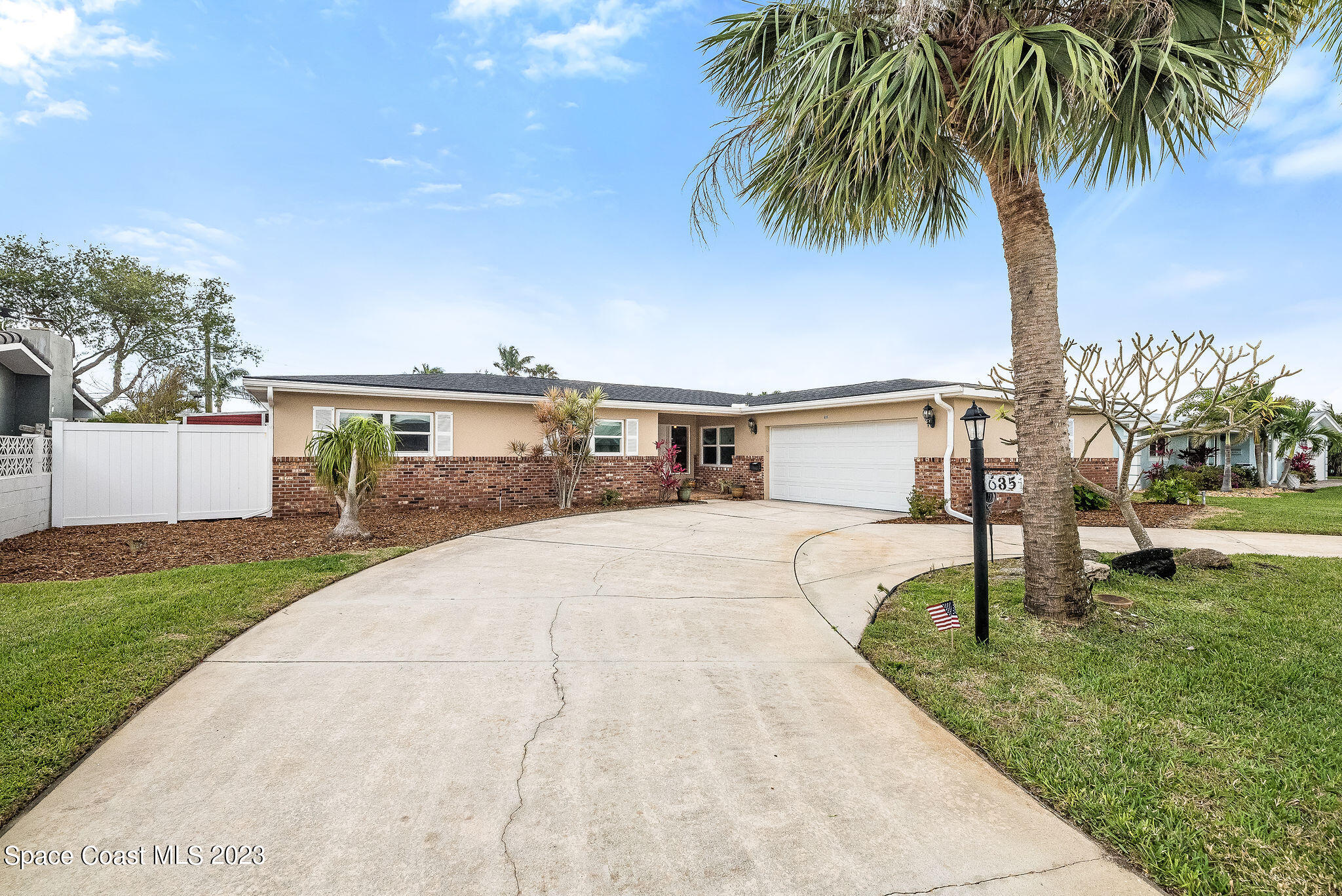 635 Kenwood Court