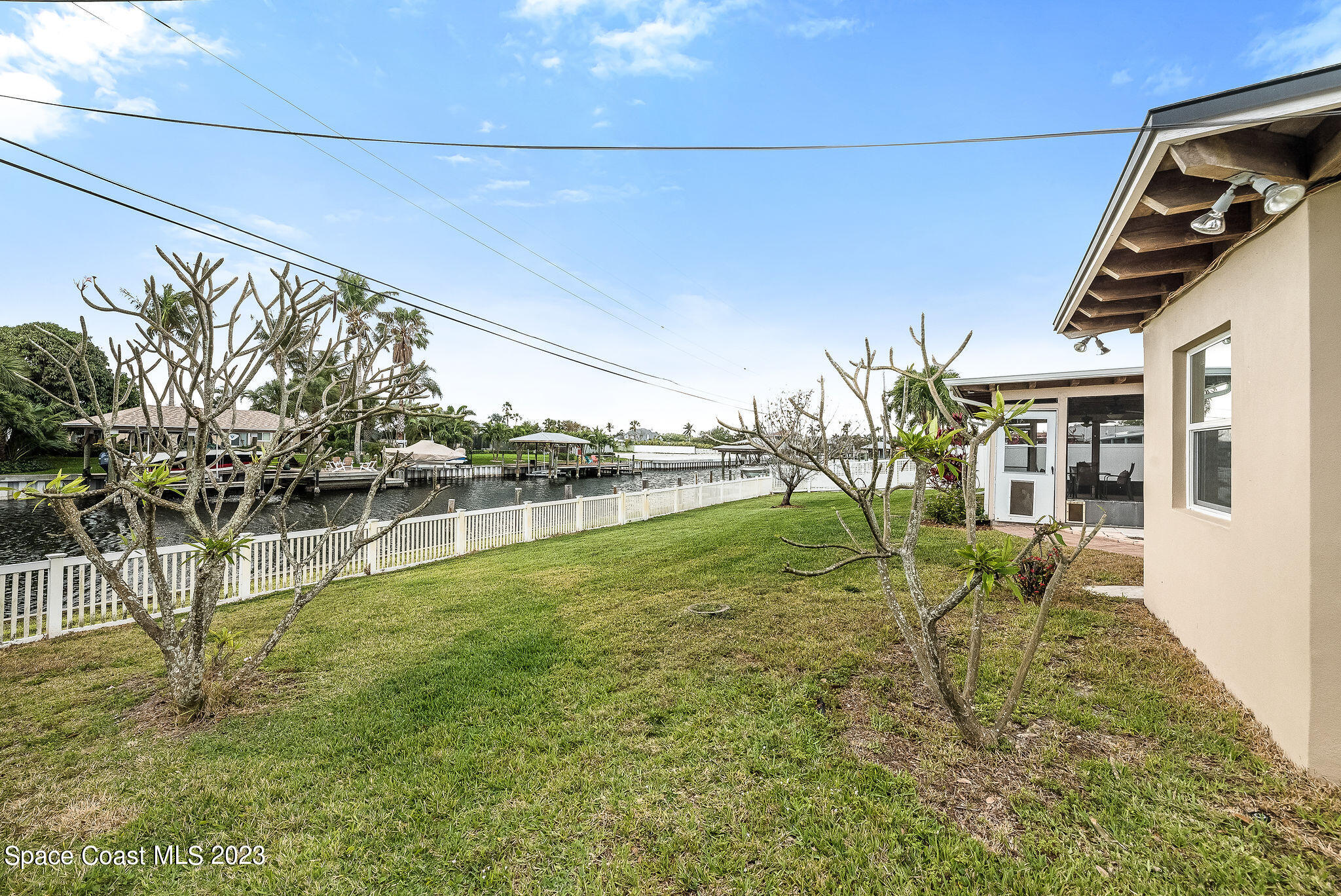 635 Kenwood Court