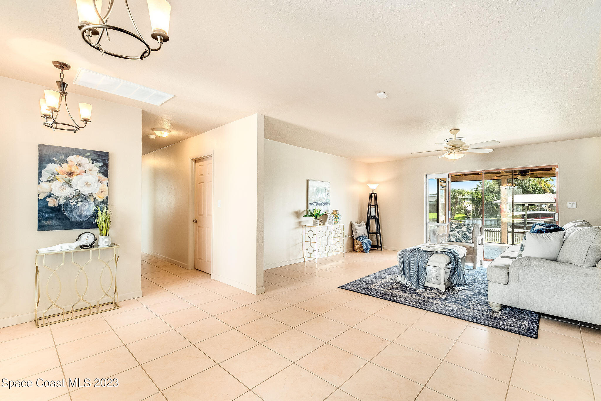 635 Kenwood Court