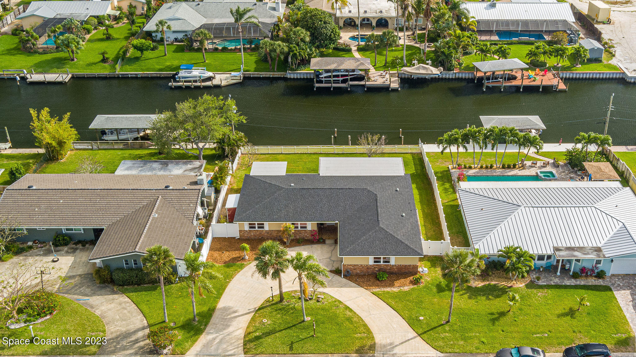 635 Kenwood Court