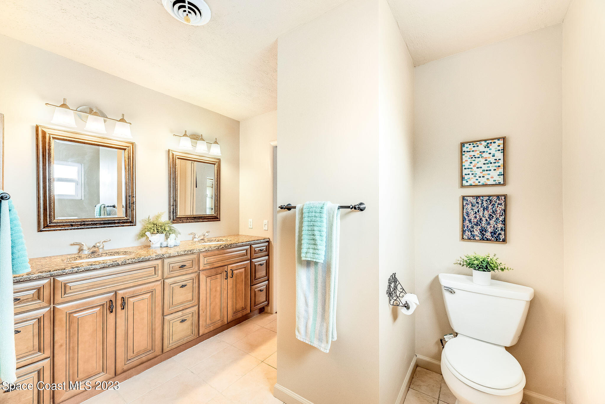 635 Kenwood Court