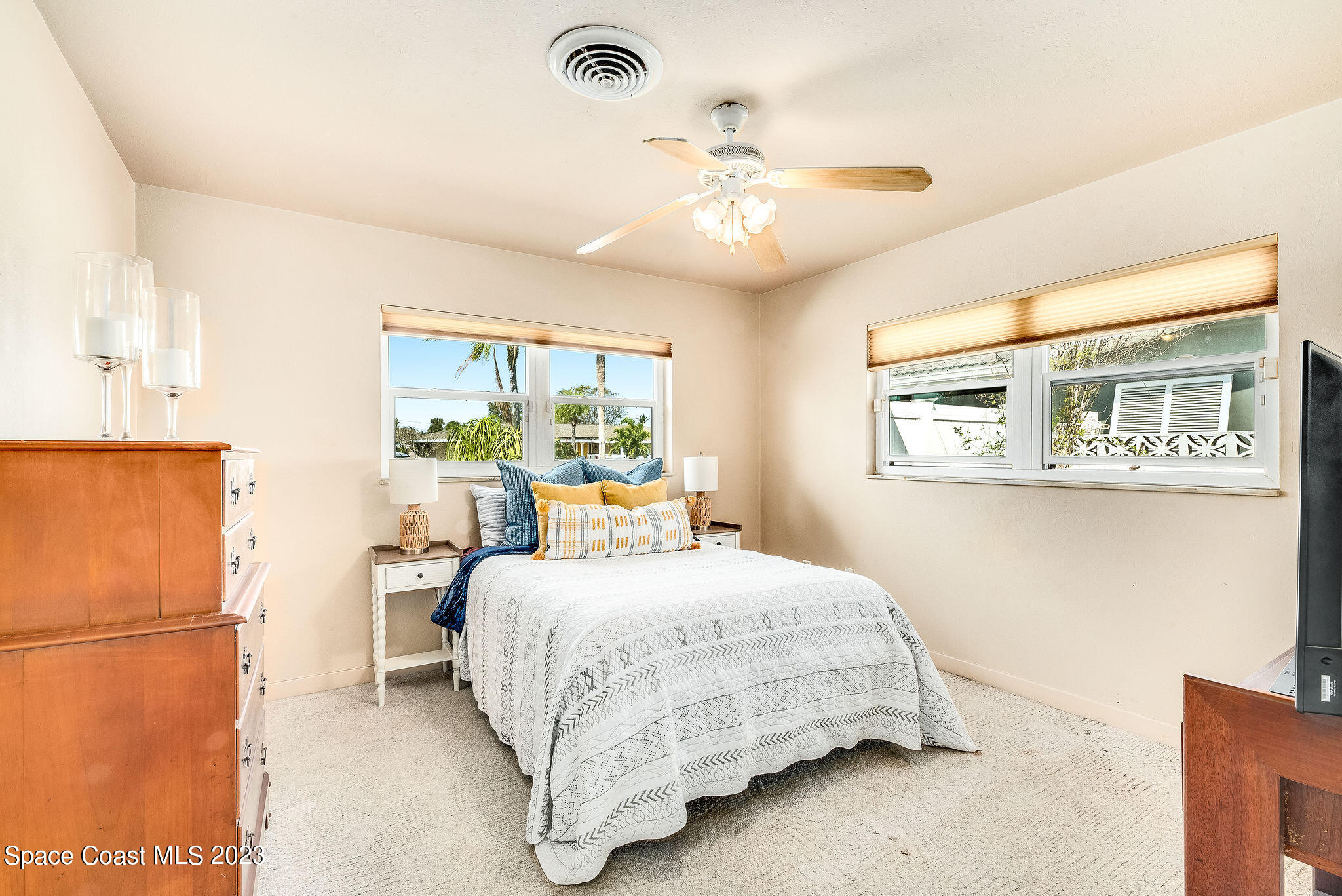 635 Kenwood Court