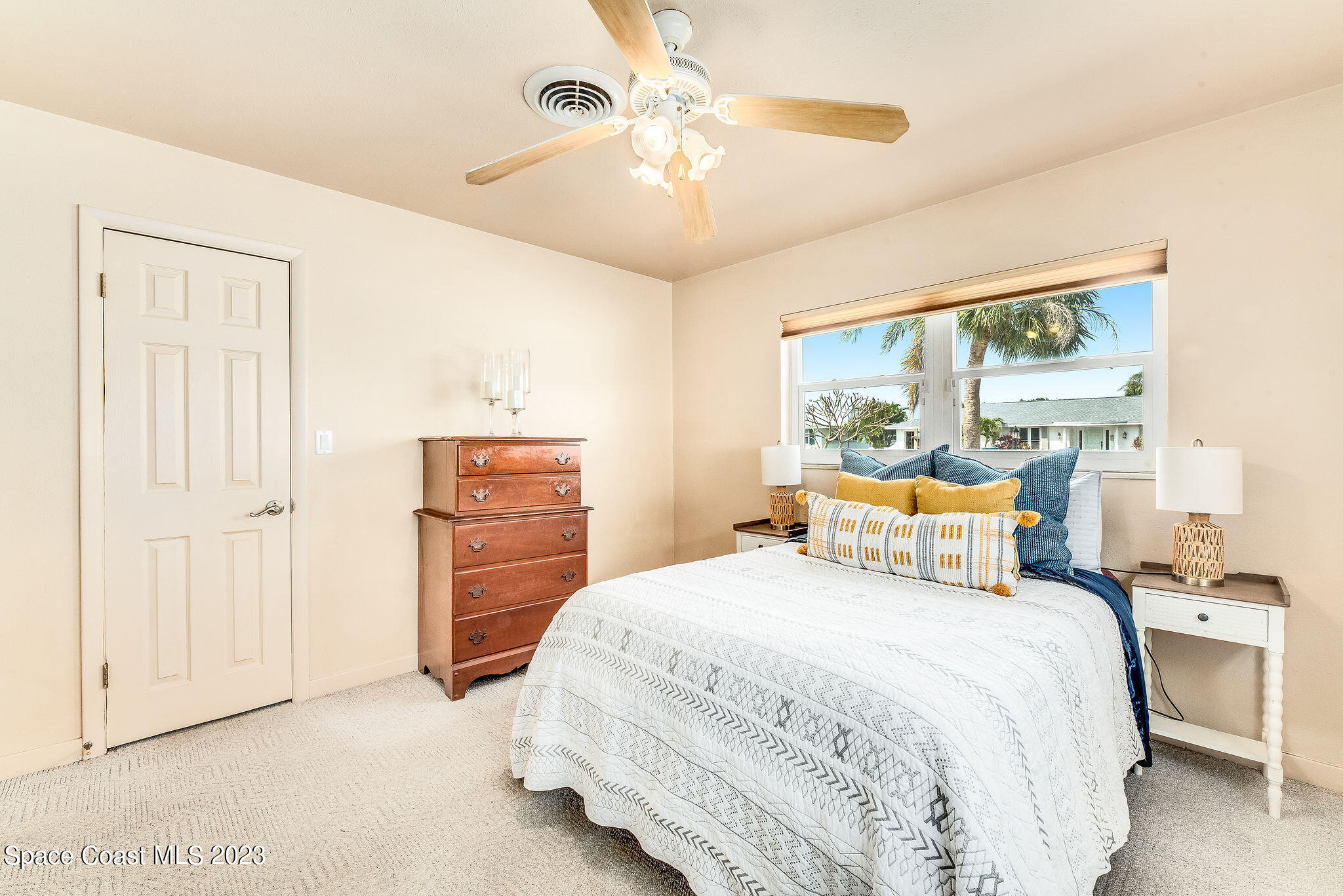635 Kenwood Court