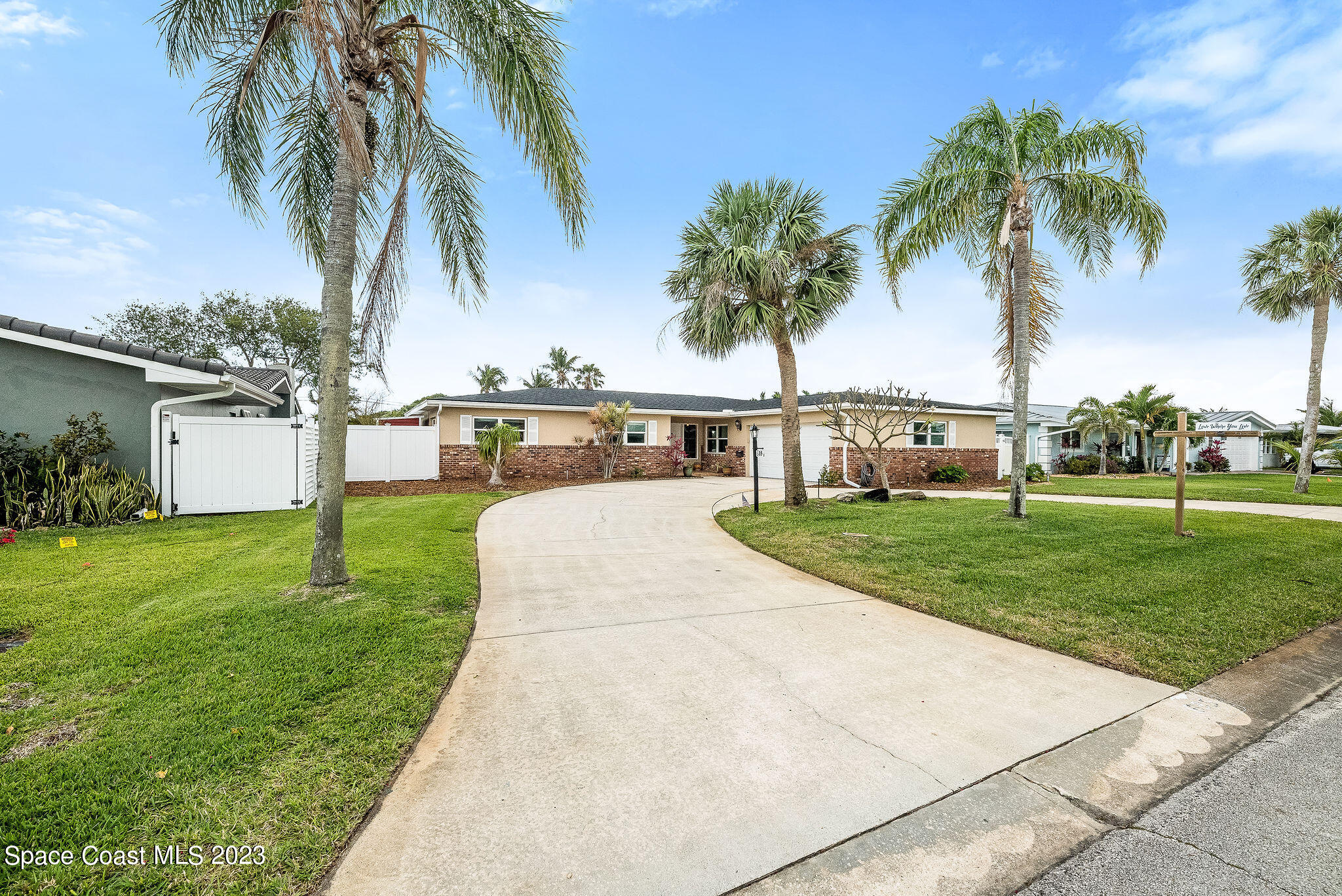 635 Kenwood Court