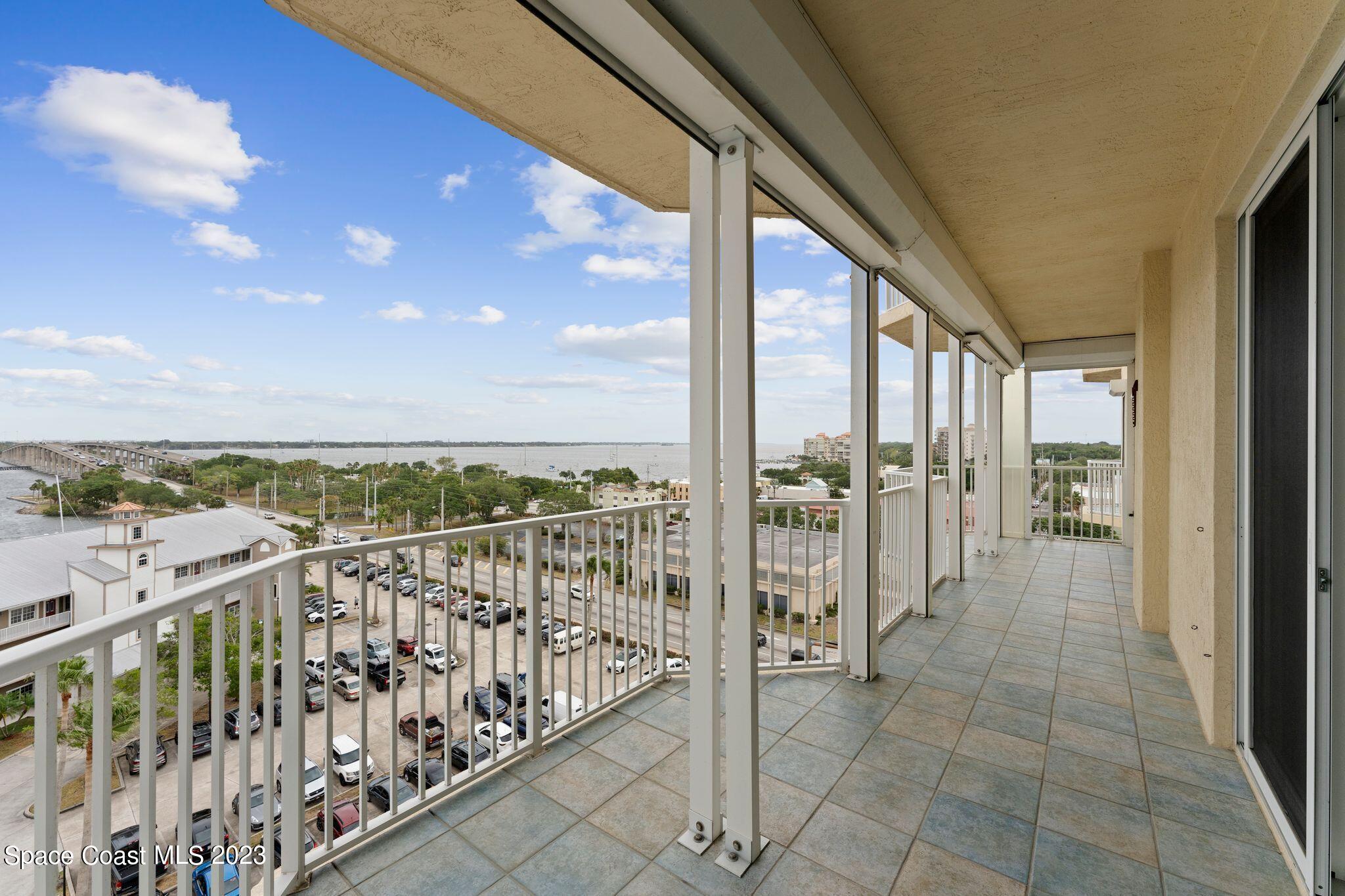 93 Delannoy Avenue, 806