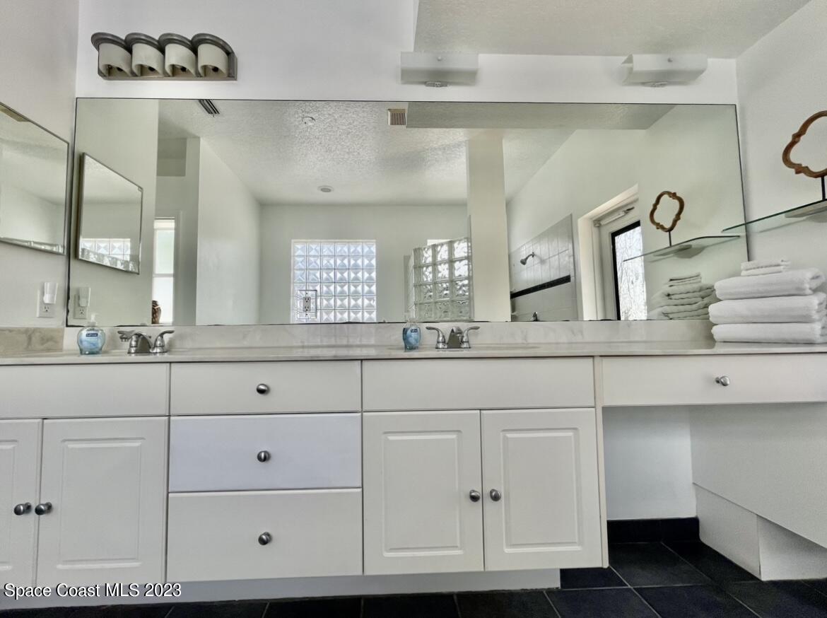 48 Harbor Circle