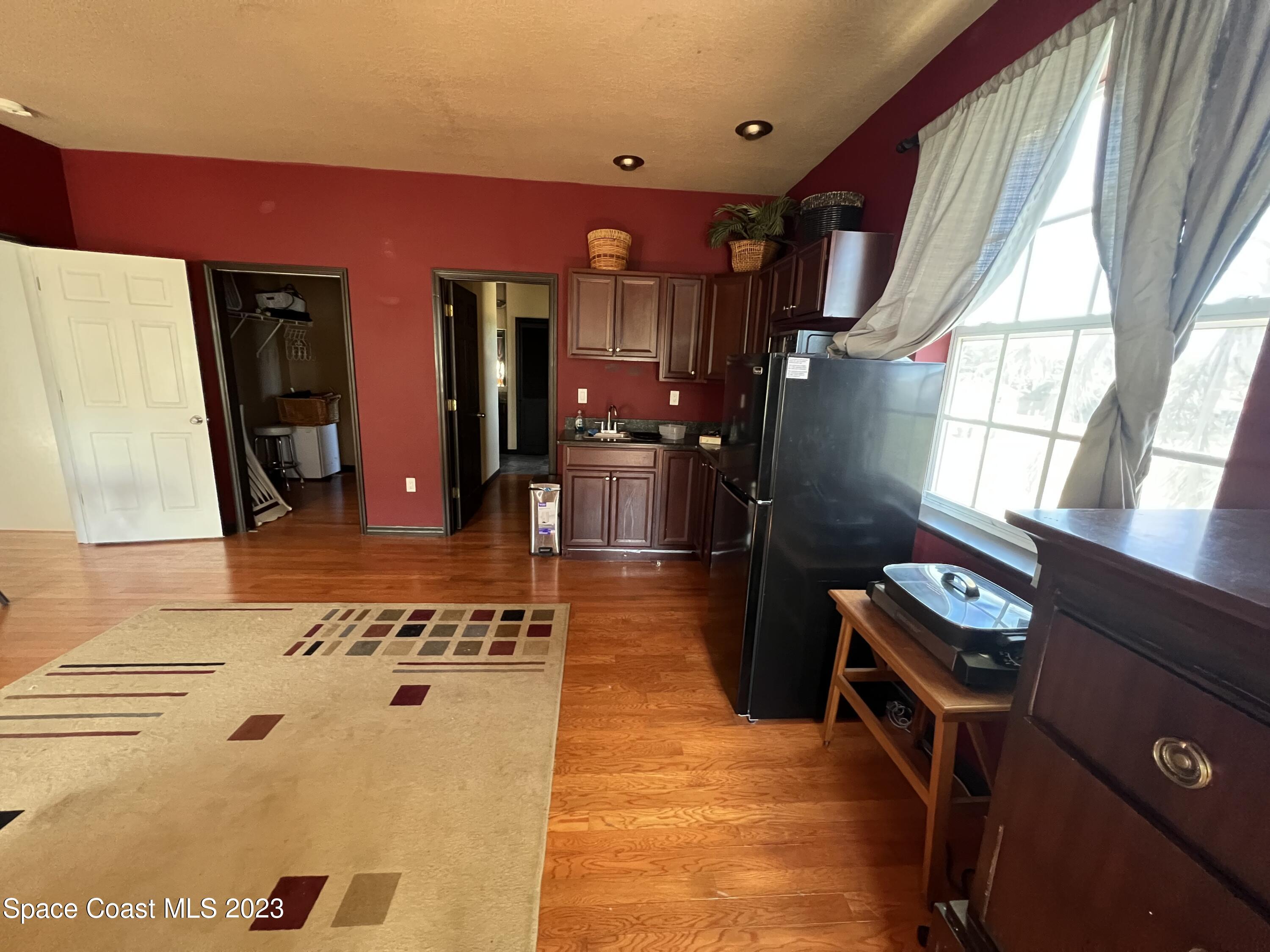 48 Harbor Circle