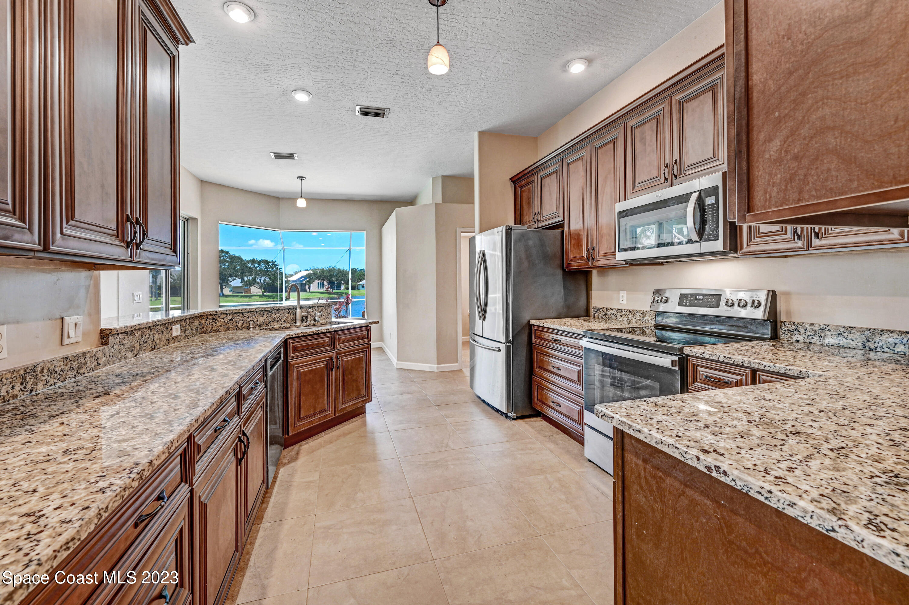 408 Vizcaya Court