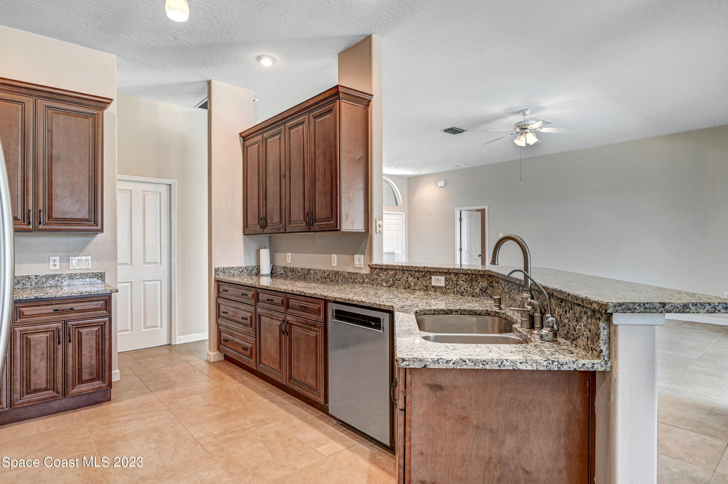 408 Vizcaya Court