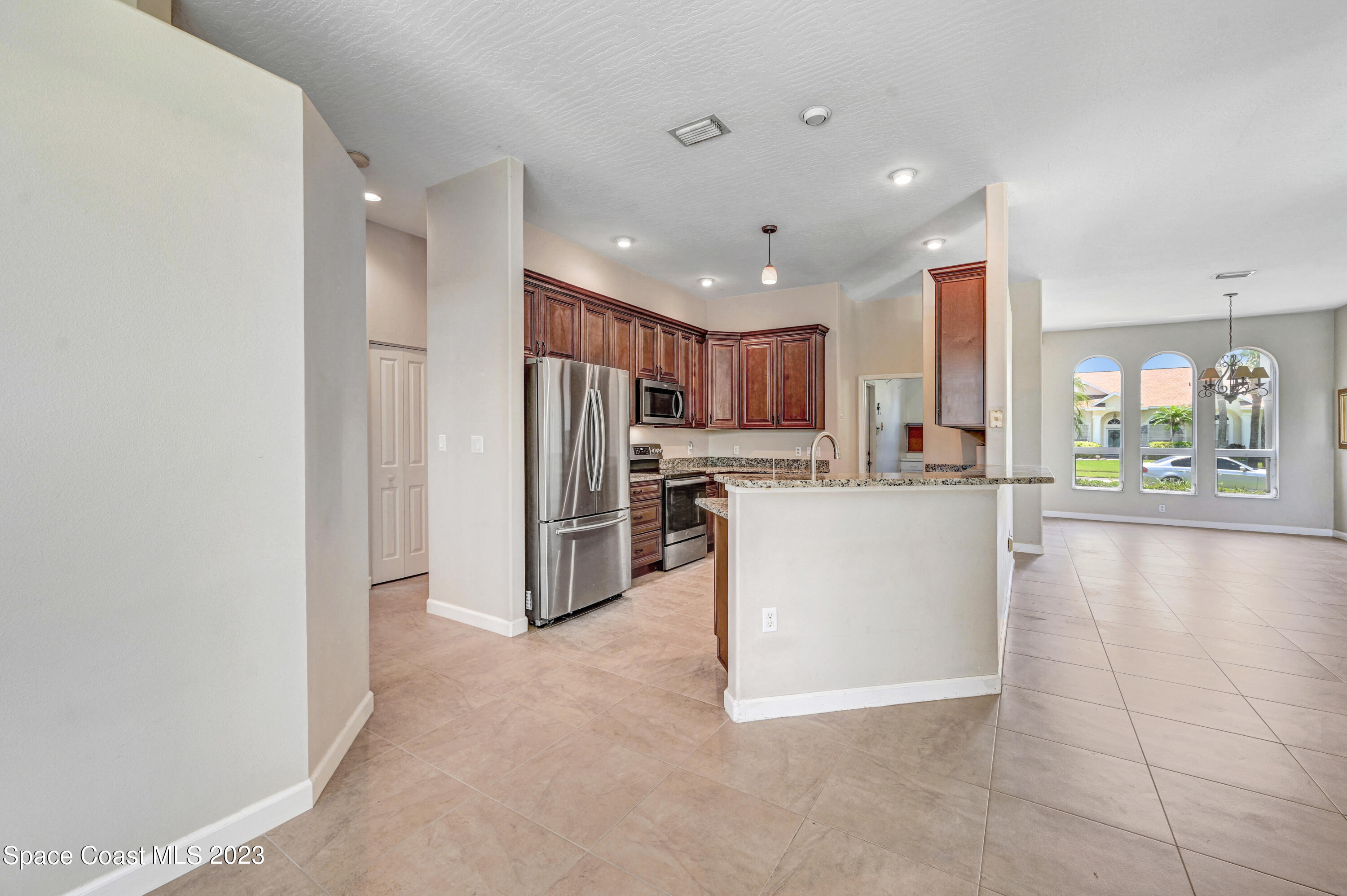 408 Vizcaya Court