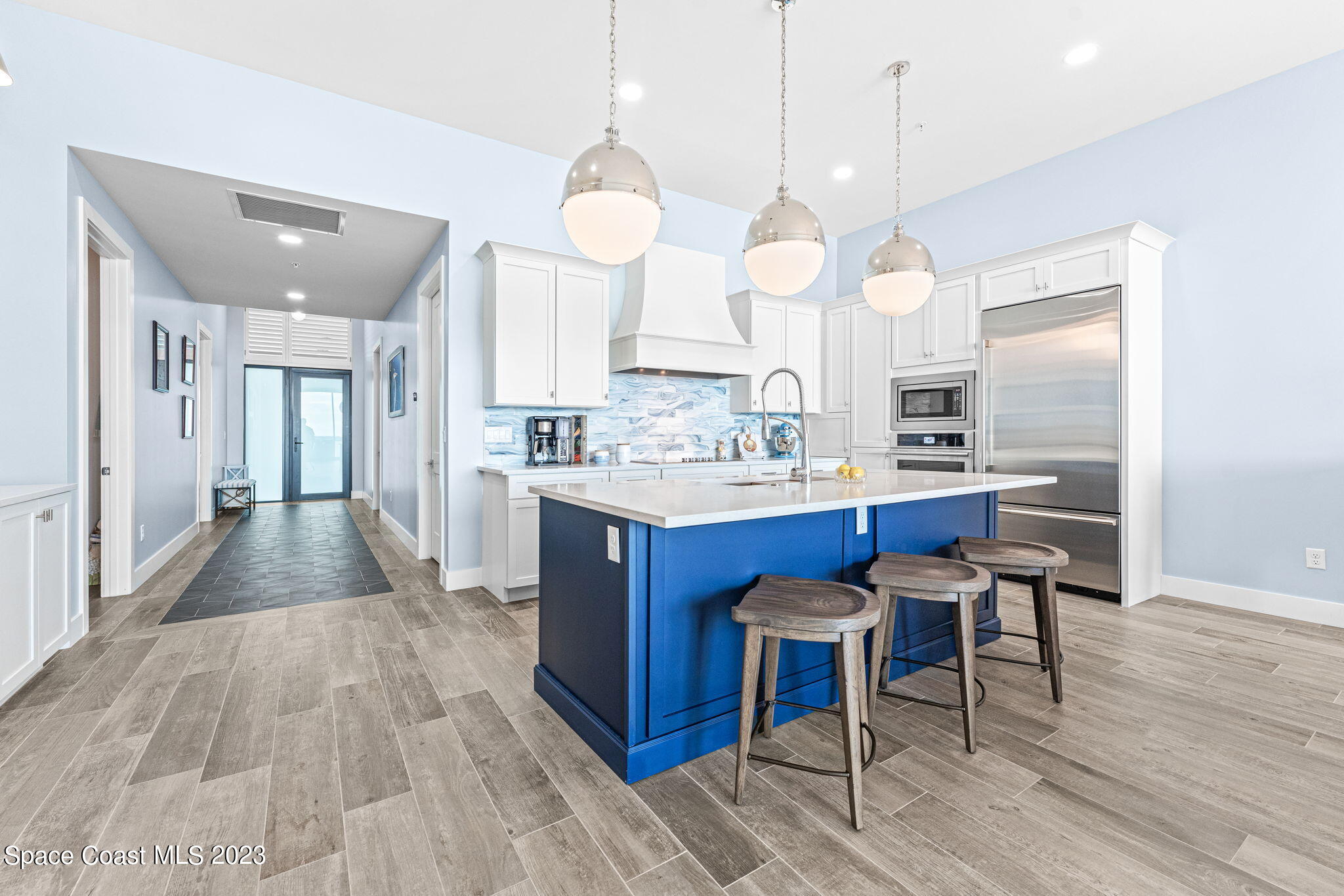 205 Strand Drive, 404