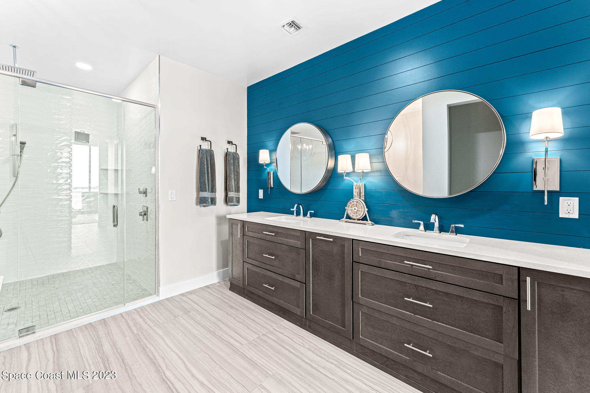 205 Strand Drive, 404
