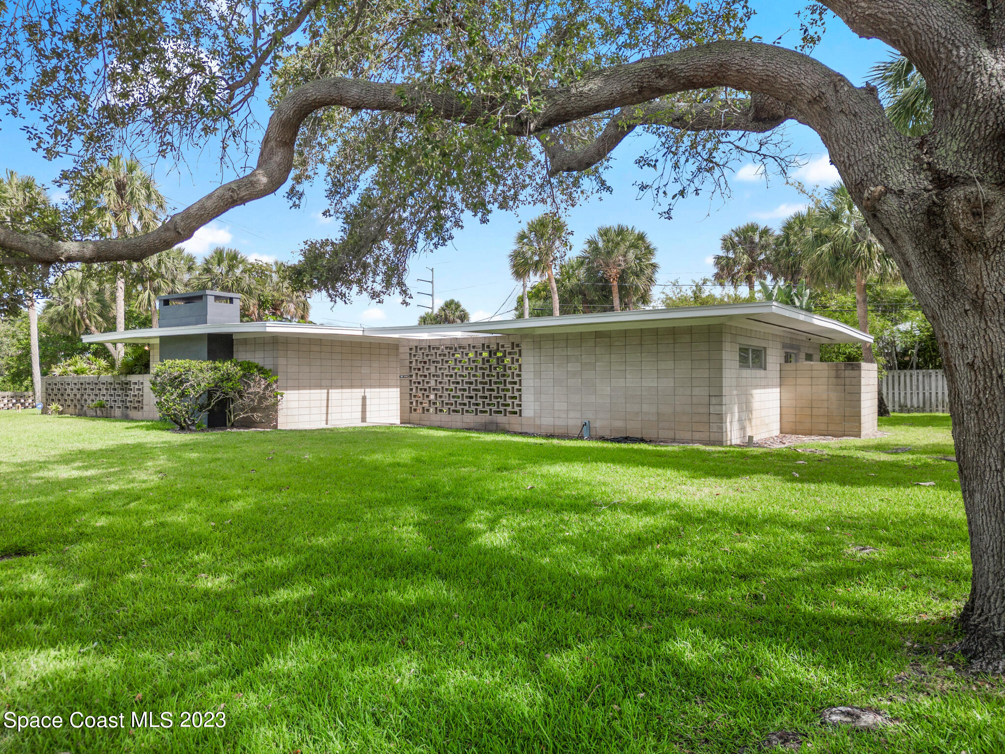 598 Seabreeze Drive