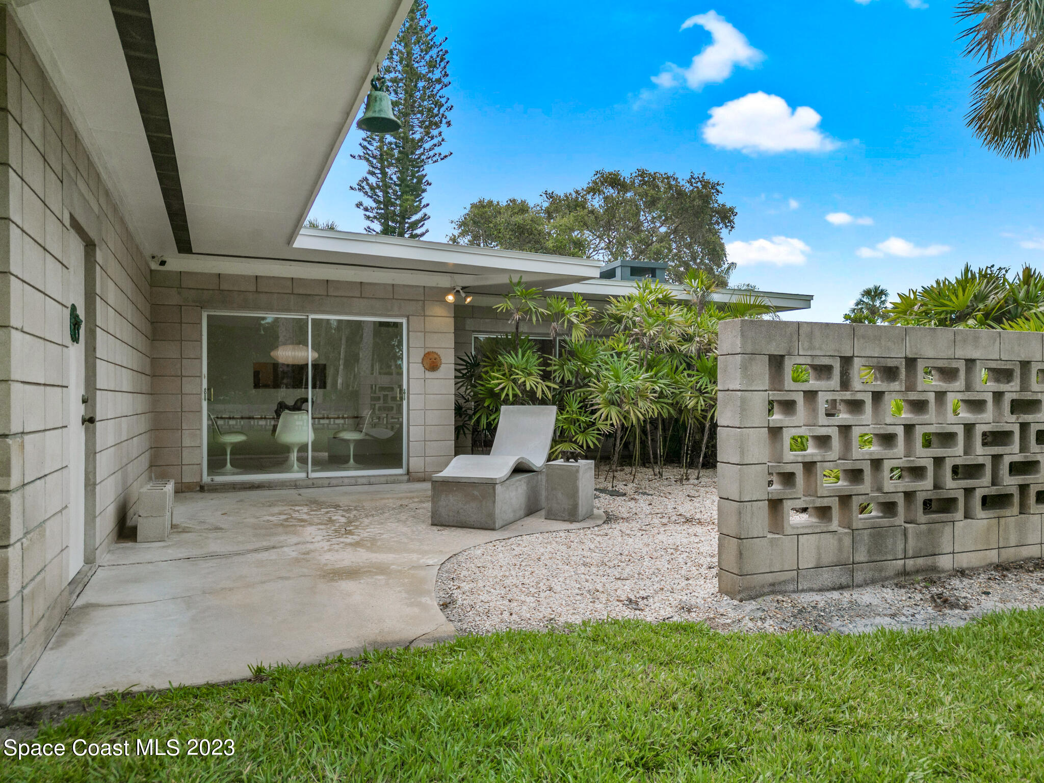 598 Seabreeze Drive