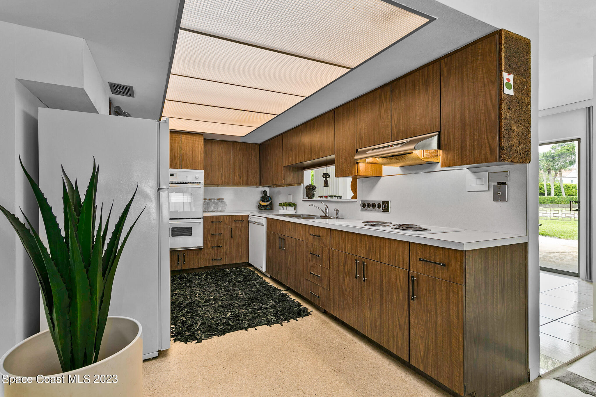598 Seabreeze Drive