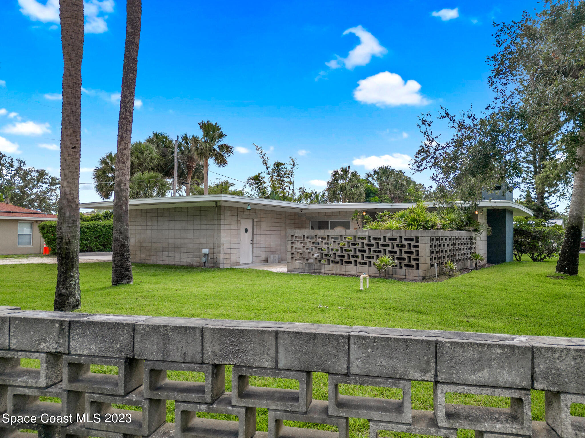 598 Seabreeze Drive