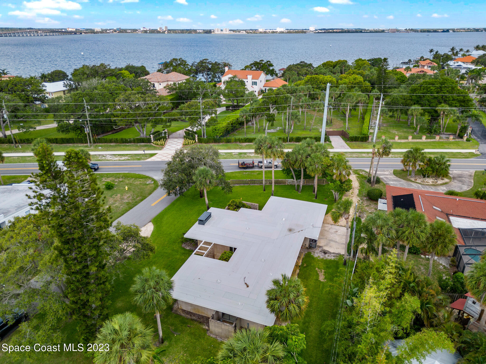 598 Seabreeze Drive