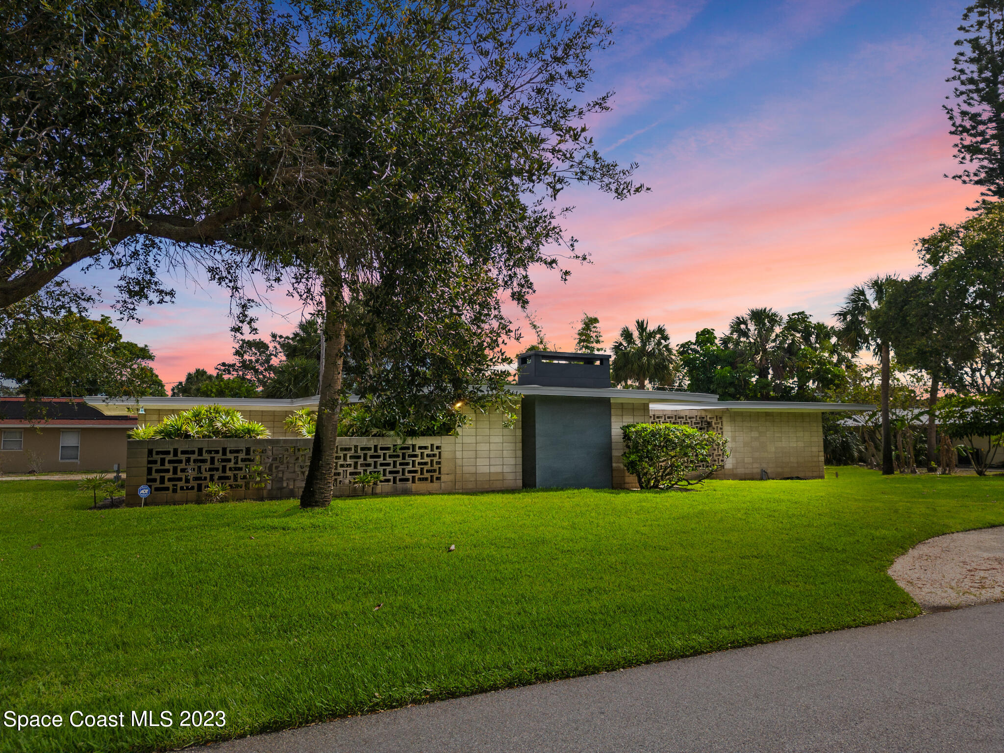 598 Seabreeze Drive