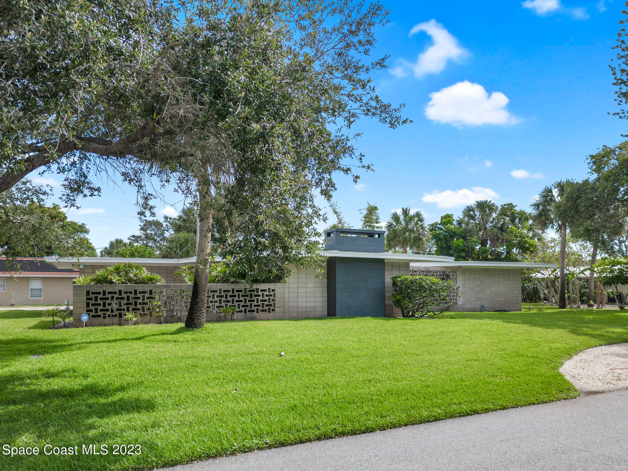 598 Seabreeze Drive