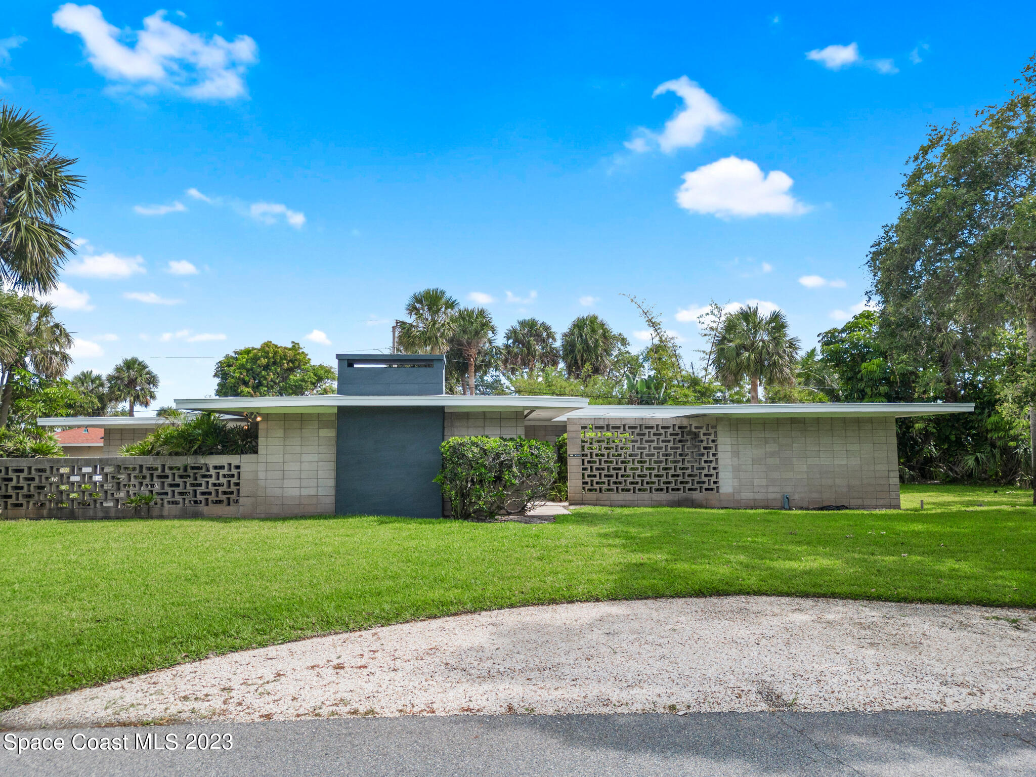 598 Seabreeze Drive