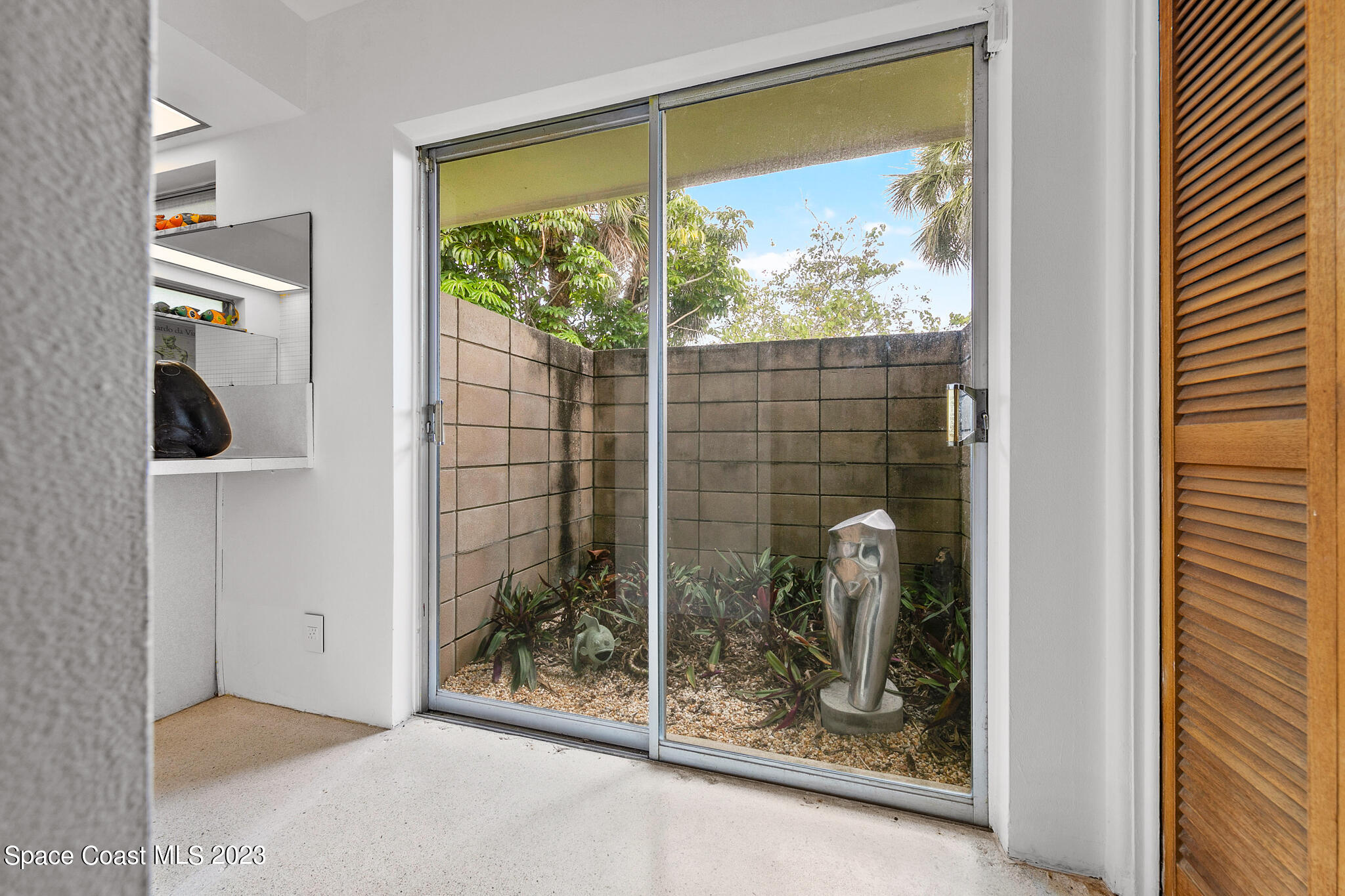 598 Seabreeze Drive