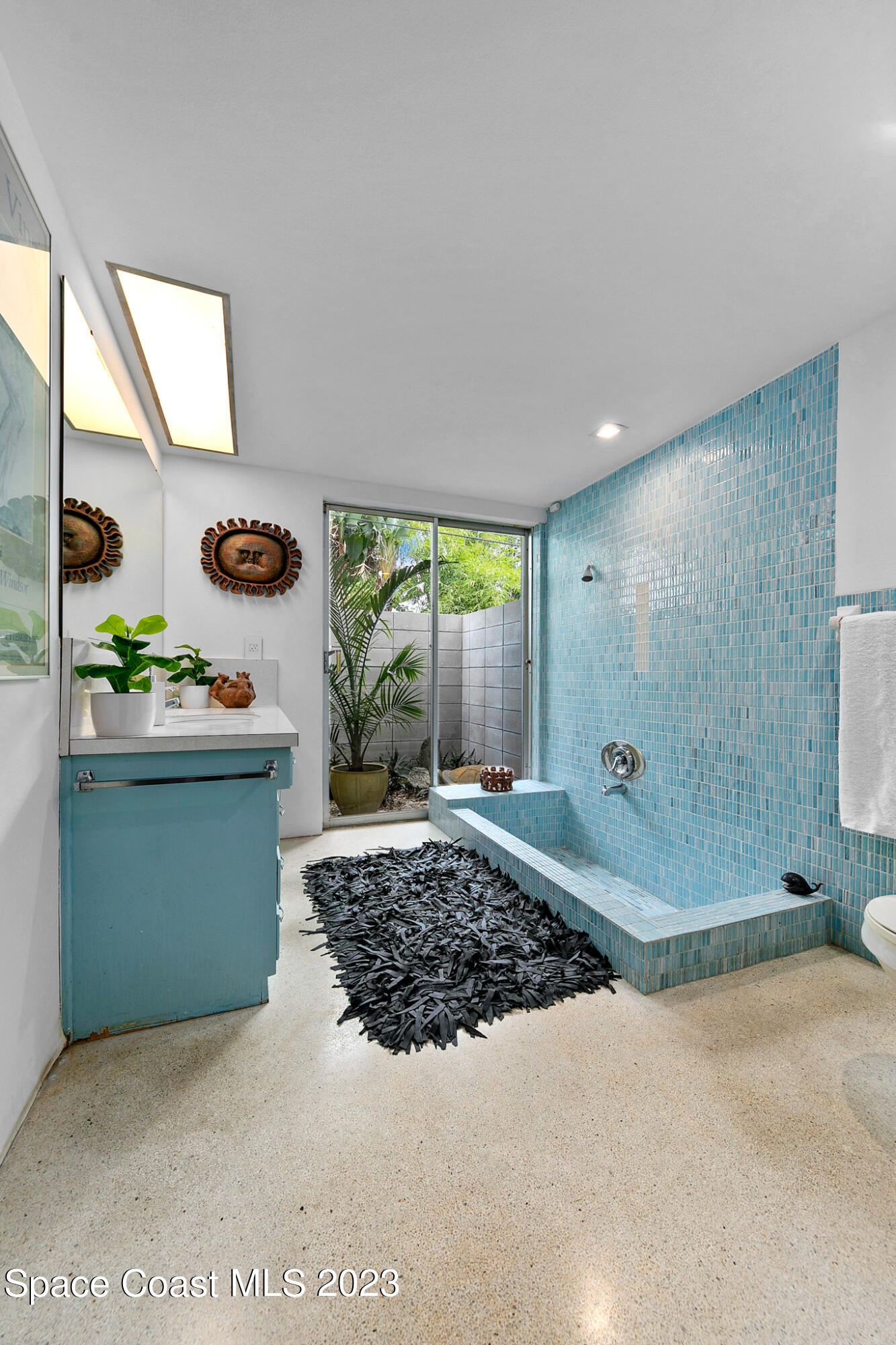 598 Seabreeze Drive
