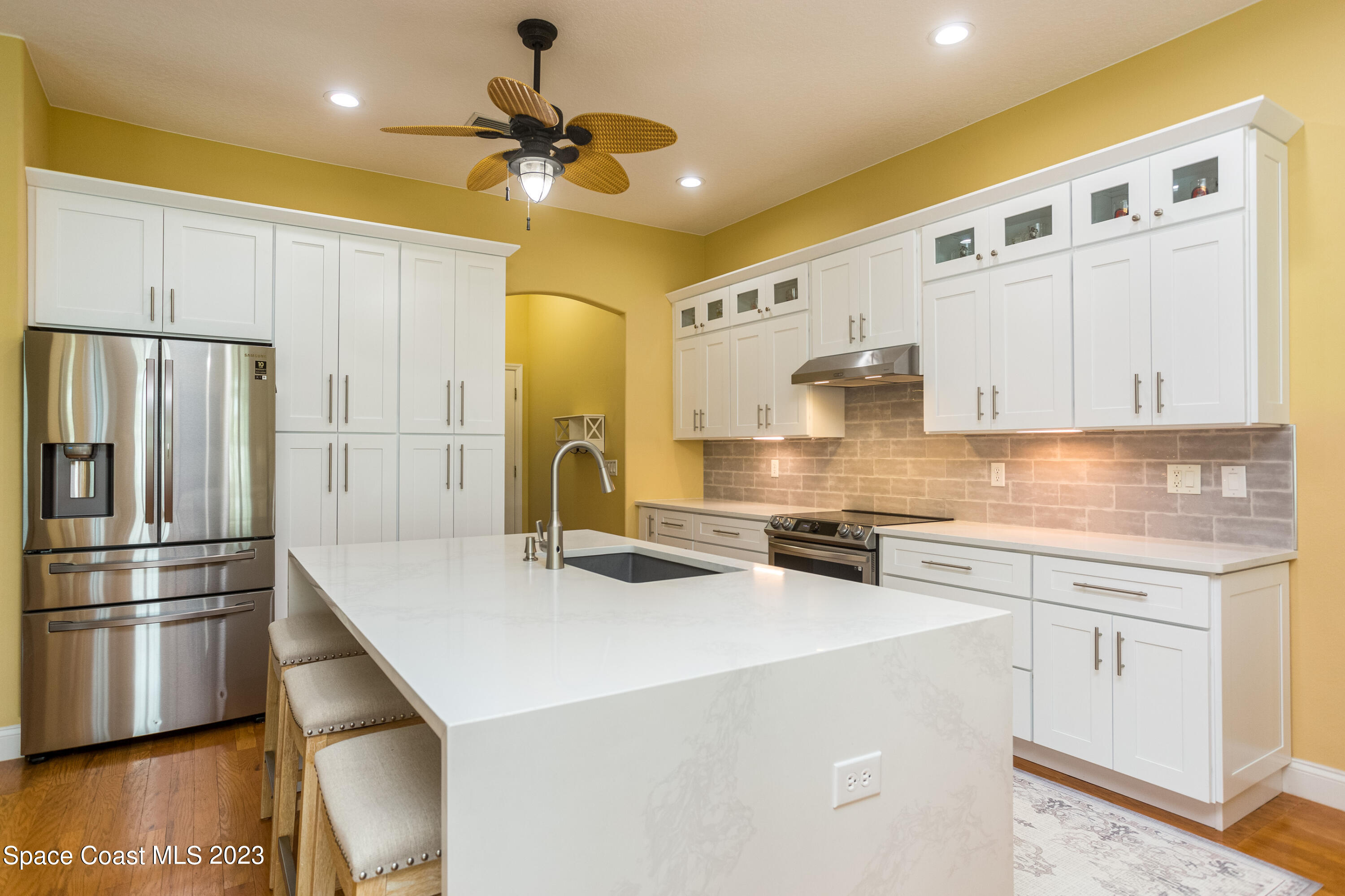 850 Maple Ridge Drive
