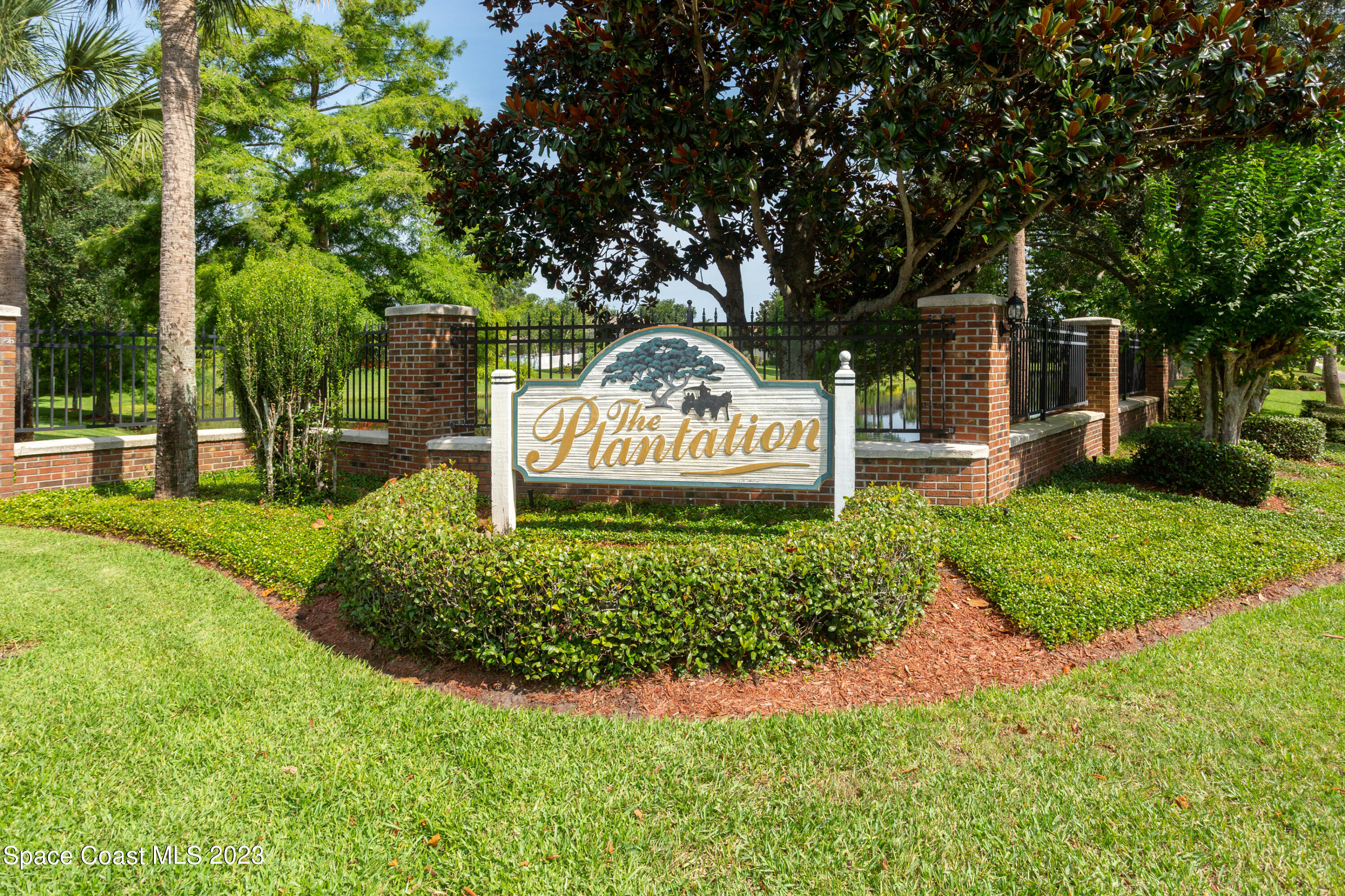 850 Maple Ridge Drive