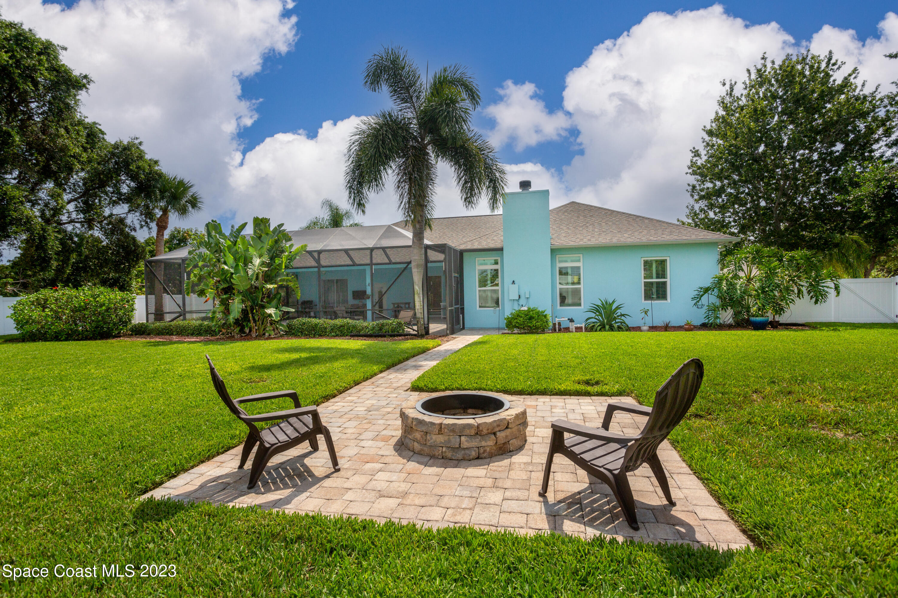850 Maple Ridge Drive