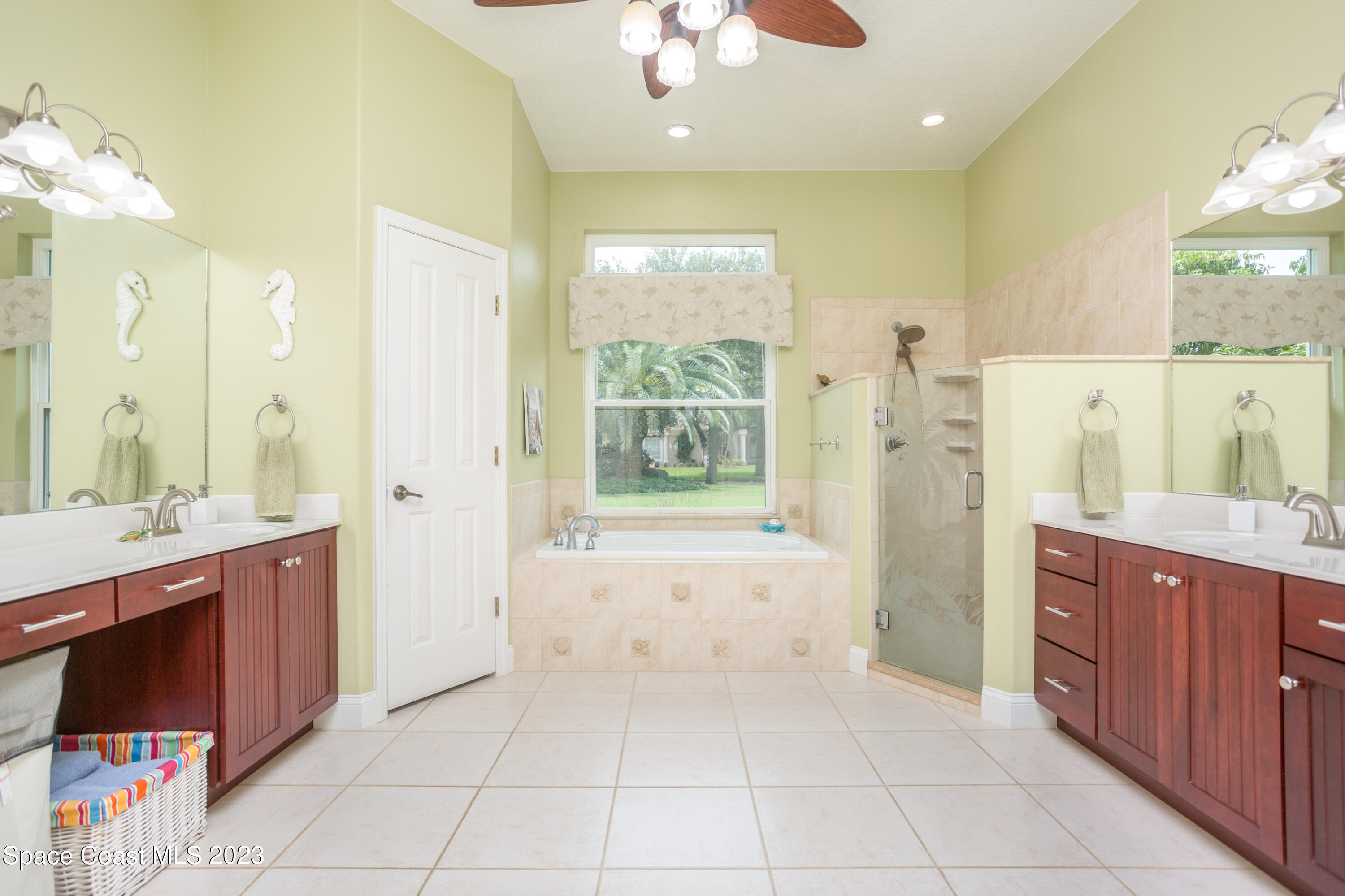 850 Maple Ridge Drive