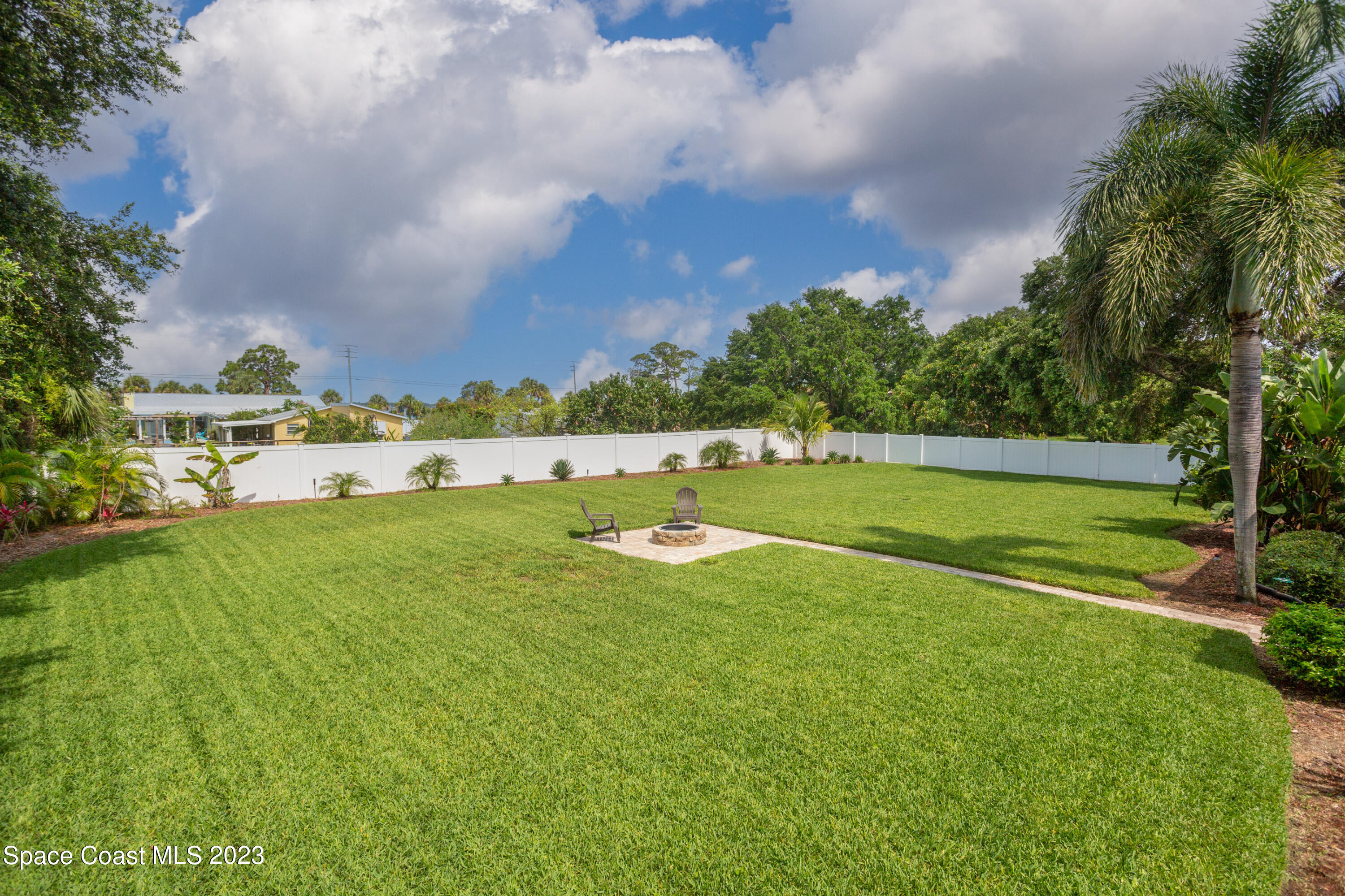 850 Maple Ridge Drive