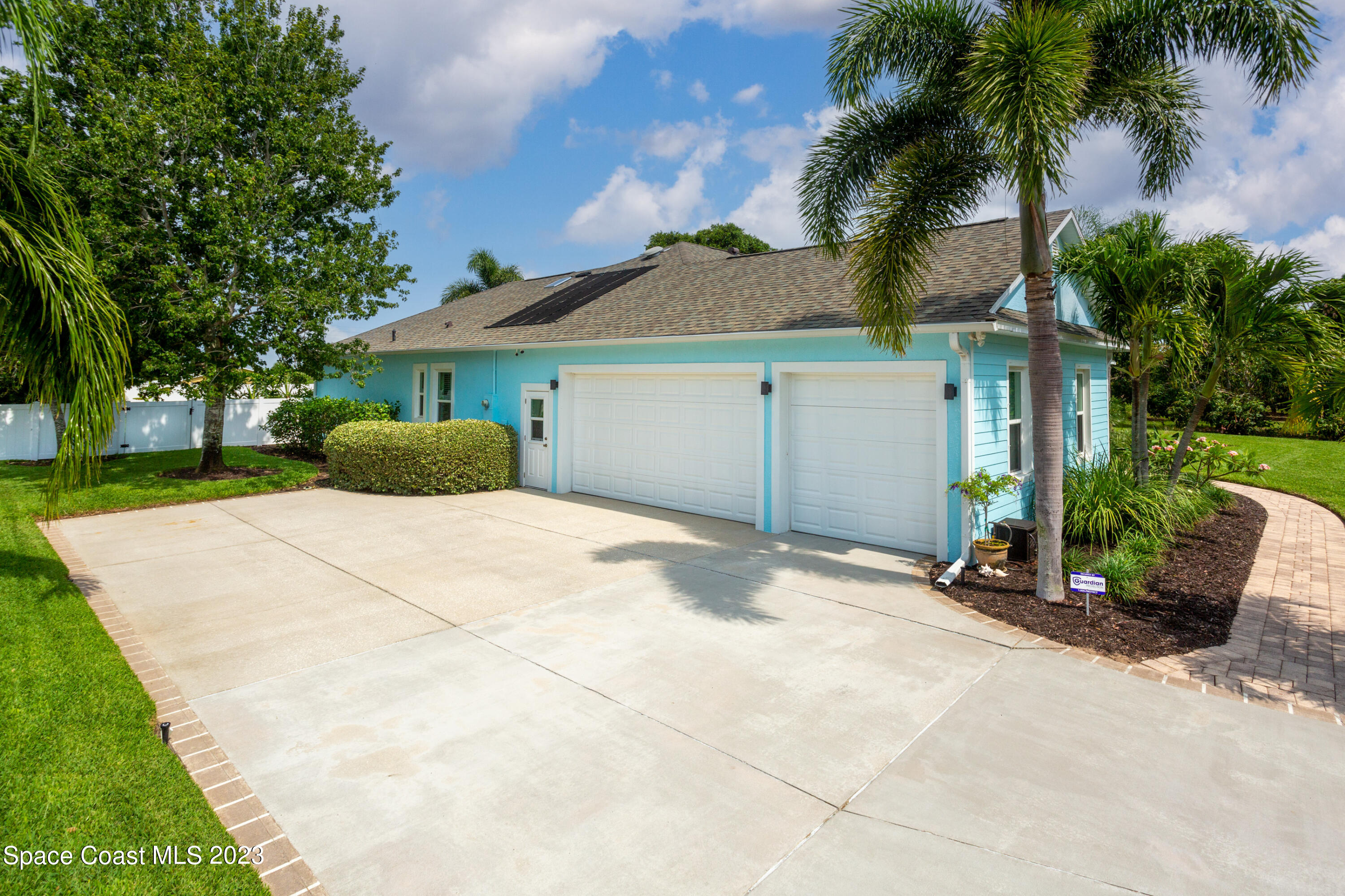 850 Maple Ridge Drive