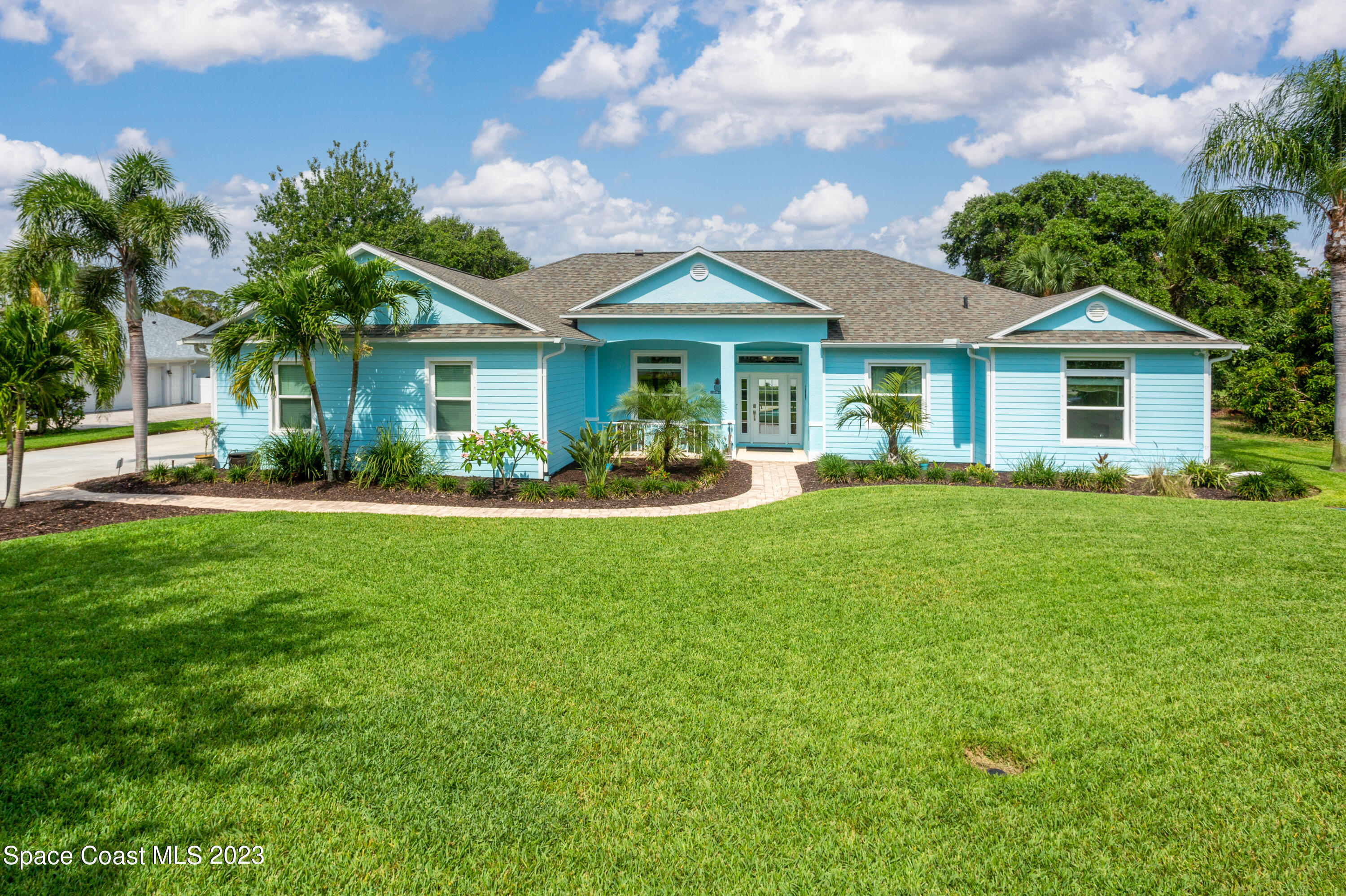 850 Maple Ridge Drive