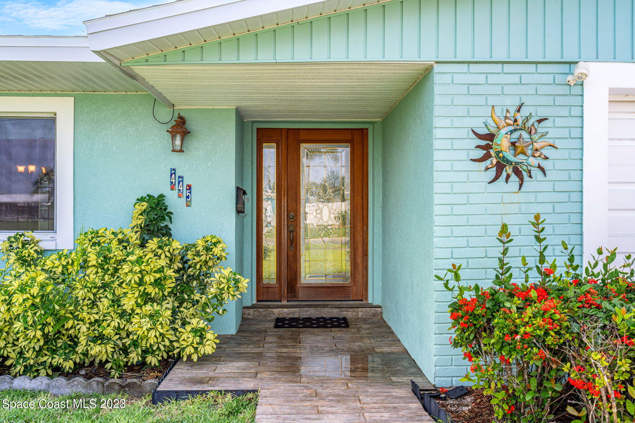 445 Ursa Avenue