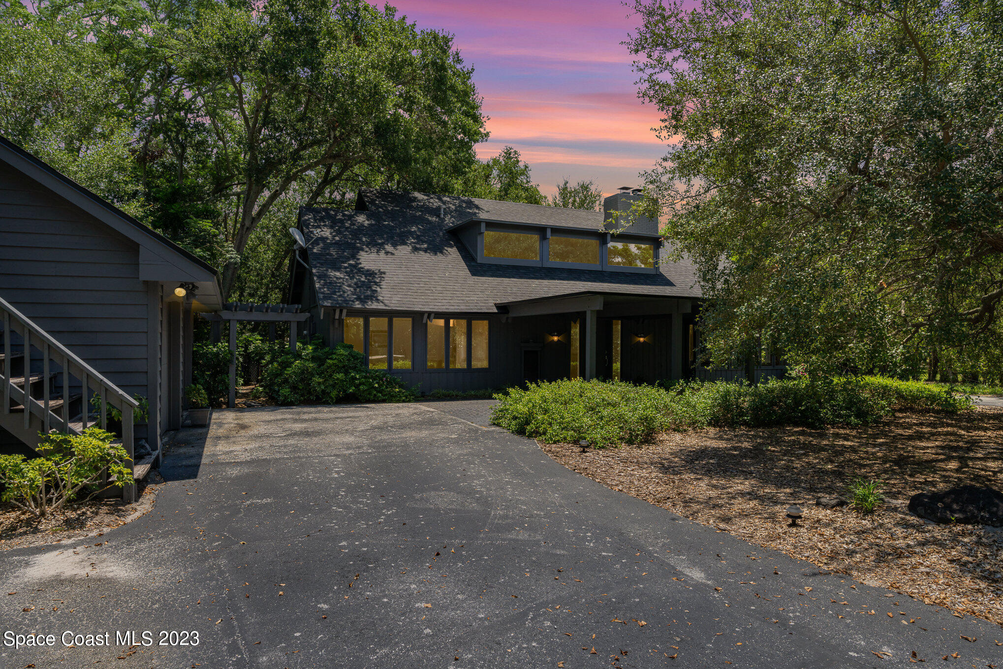 9320 S Tropical Trail