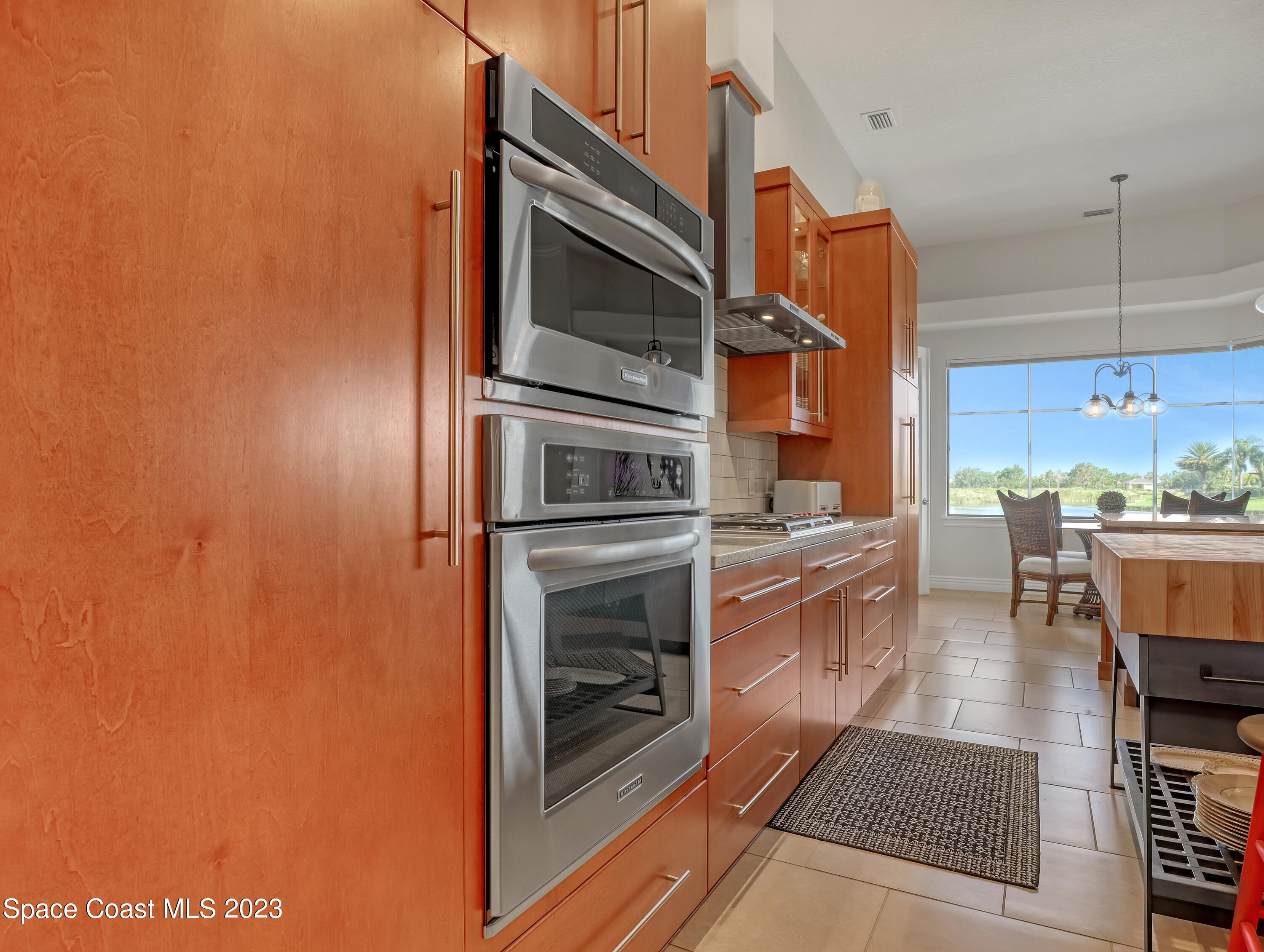 3032 Sallisbury Court
