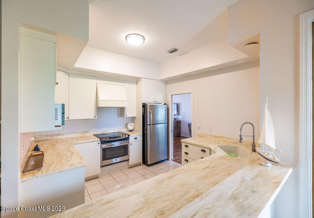380 Lakeview Drive