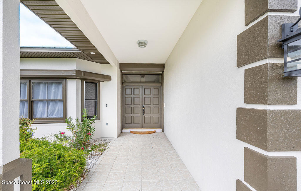 380 Lakeview Drive