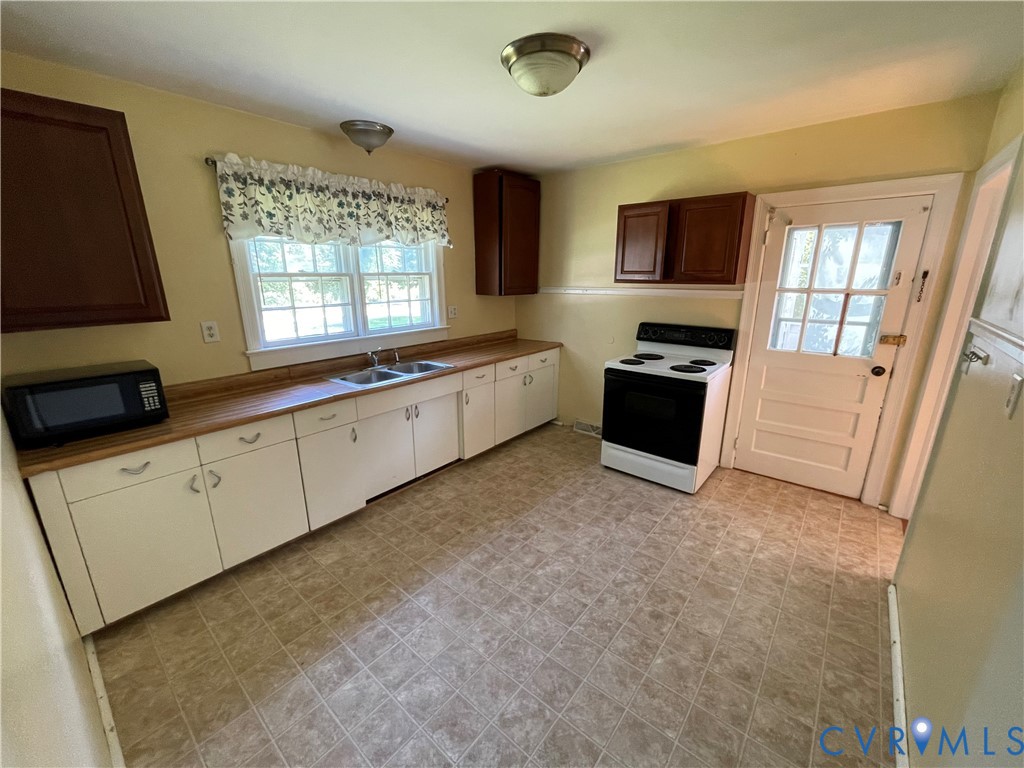 3819 Old Buckingham Rd