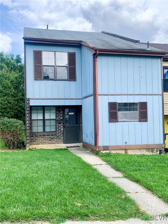 1711 Sequoia Court