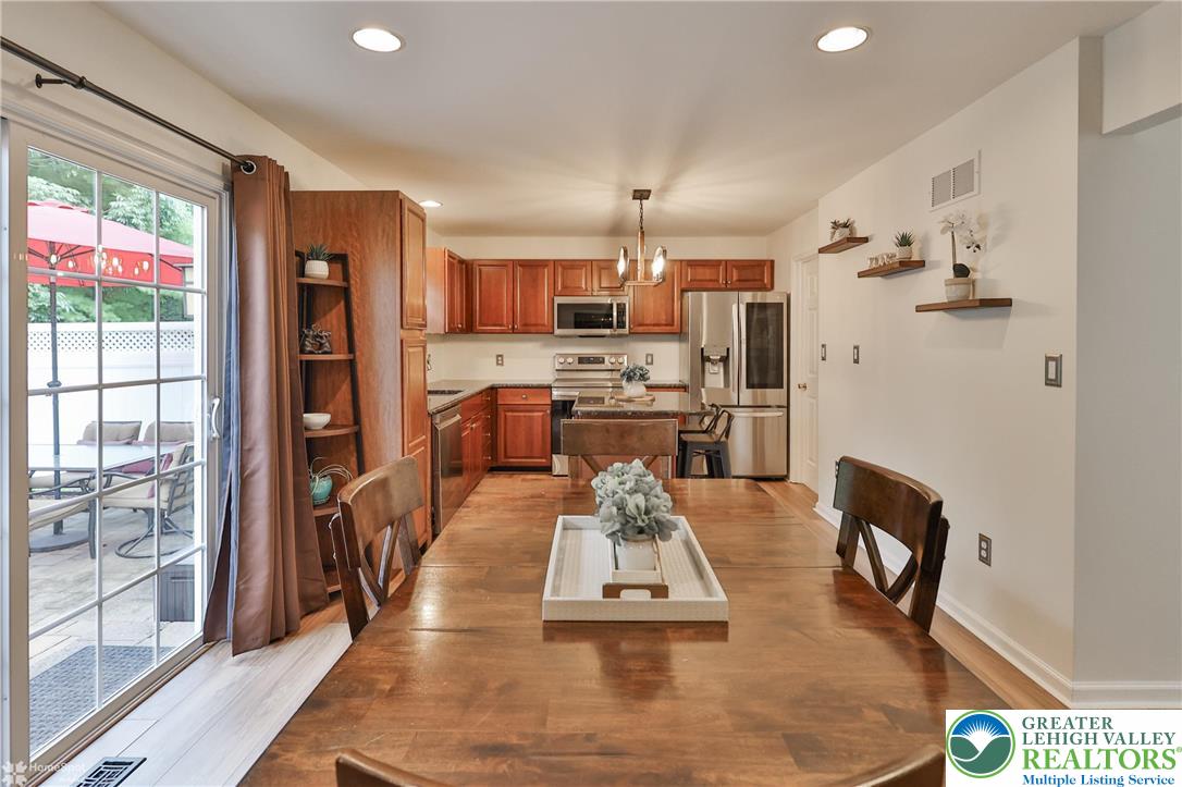 5502 Tanglewood Lane