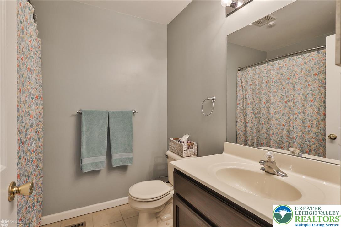 5502 Tanglewood Lane