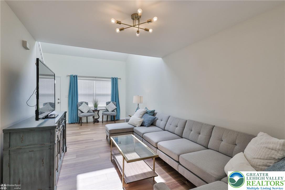 5502 Tanglewood Lane