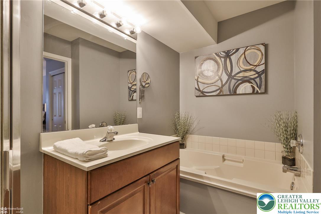 5502 Tanglewood Lane