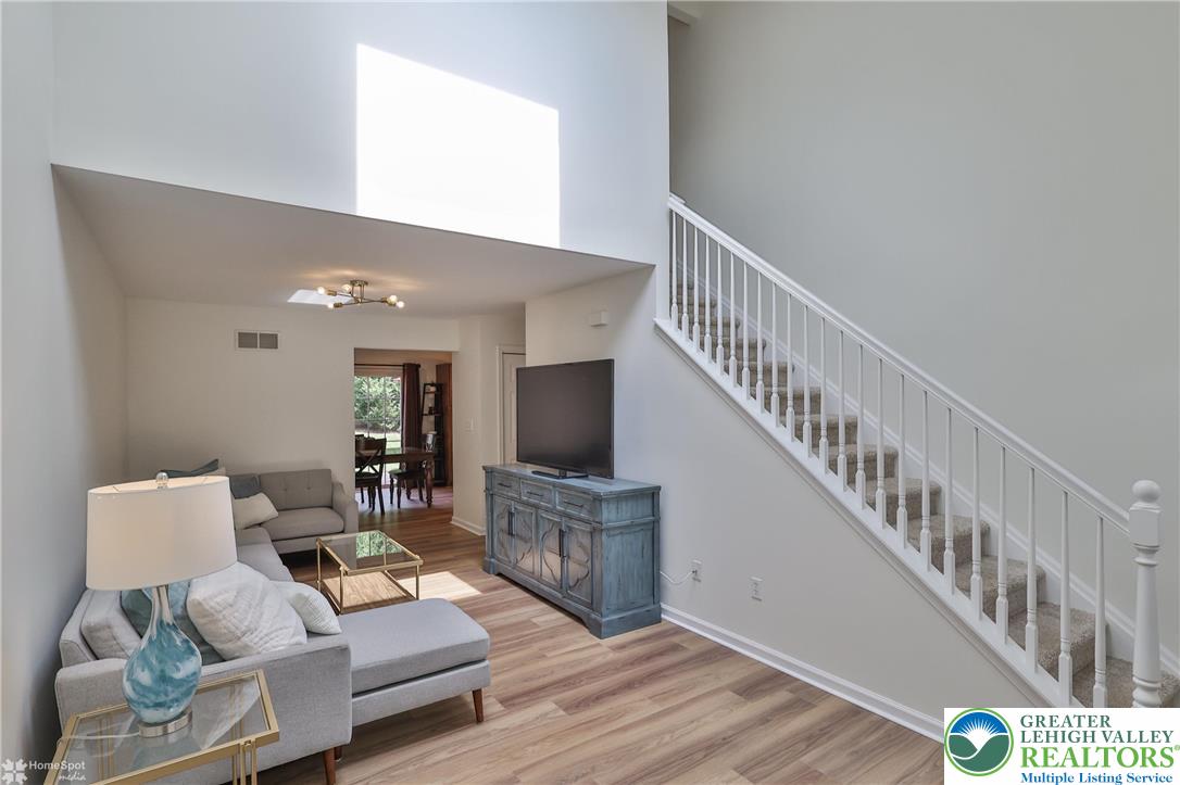 5502 Tanglewood Lane