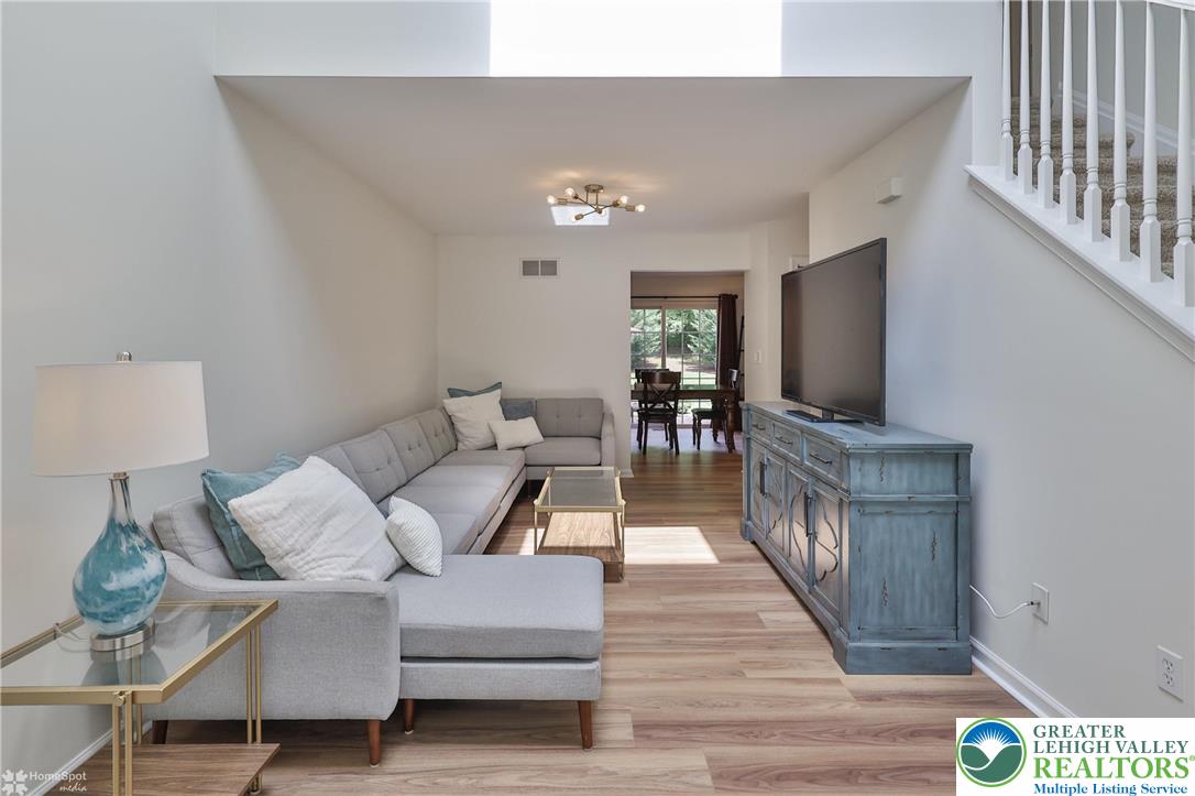 5502 Tanglewood Lane