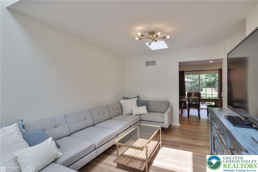 5502 Tanglewood Lane