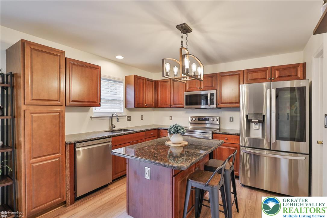 5502 Tanglewood Lane