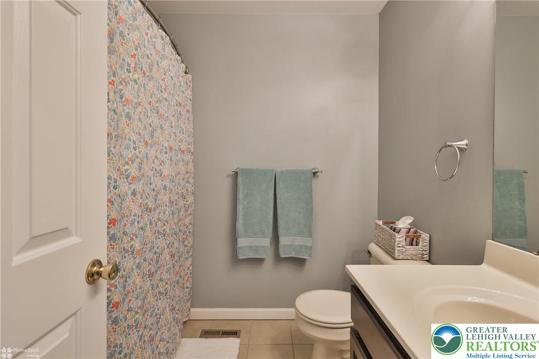 5502 Tanglewood Lane